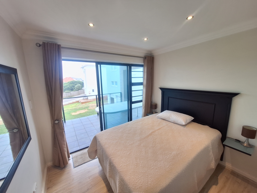 3 Bedroom Property for Sale in Wavecrest Eastern Cape
